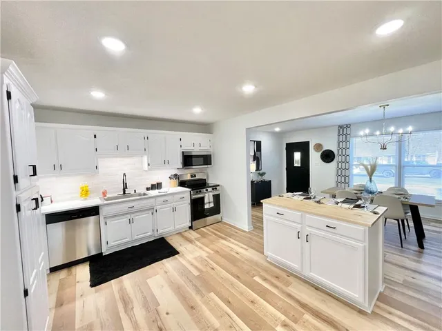 $324,900 | 6012 North Michigan Avenue, Gladstone, MO 64118