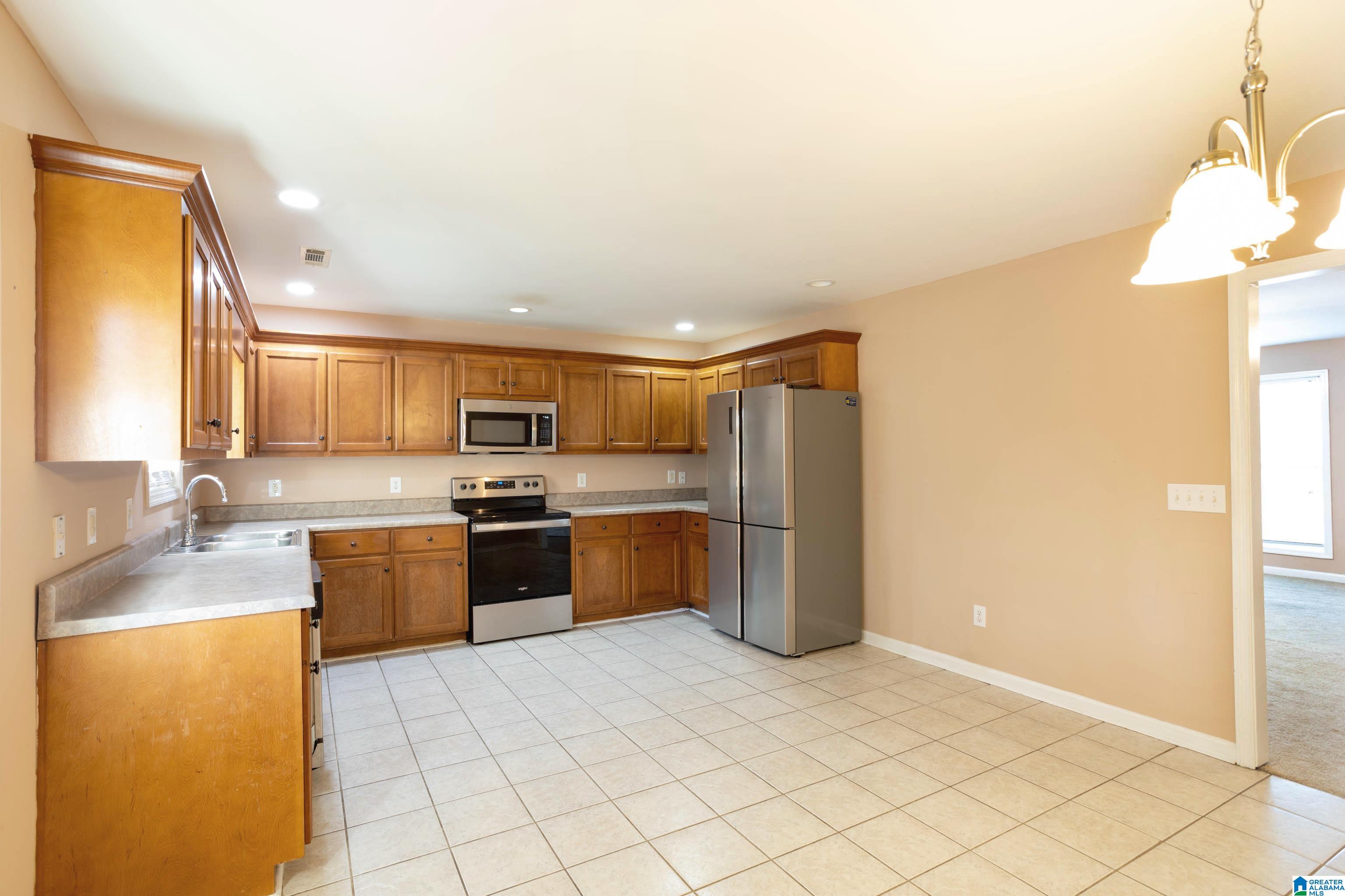 457 Tarrant Road Gardendale, AL 35071 - Photo 7 of 20