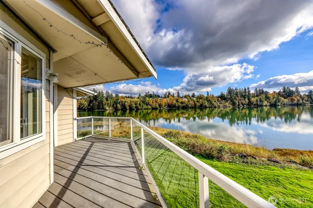 $2,060 | 19764 3rd Avenue Northeast, Unit D50, Poulsbo, WA 98370