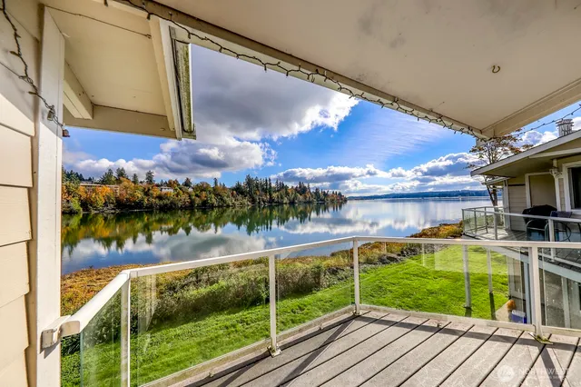 $2,060 | 19764 3rd Avenue Northeast, Unit D50, Poulsbo, WA 98370