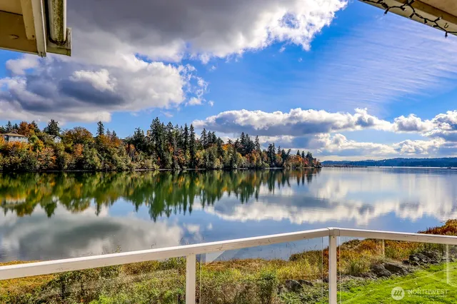 $2,060 | 19764 3rd Avenue Northeast, Unit D50, Poulsbo, WA 98370