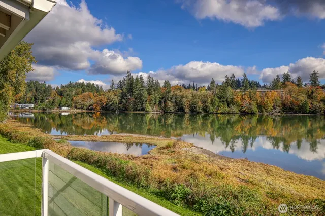 $2,060 | 19764 3rd Avenue Northeast, Unit D50, Poulsbo, WA 98370