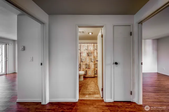 $2,060 | 19764 3rd Avenue Northeast, Unit D50, Poulsbo, WA 98370