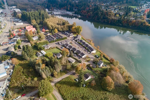 $2,060 | 19764 3rd Avenue Northeast, Unit D50, Poulsbo, WA 98370