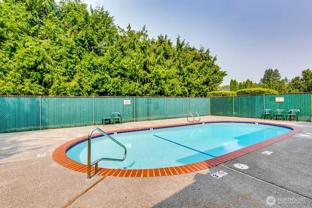 $2,060 | 19764 3rd Avenue Northeast, Unit D50, Poulsbo, WA 98370