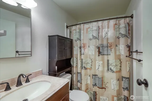 $2,060 | 19764 3rd Avenue Northeast, Unit D50, Poulsbo, WA 98370