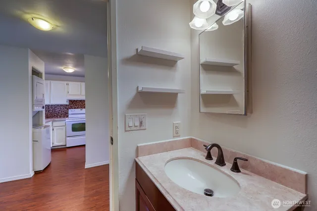 $2,060 | 19764 3rd Avenue Northeast, Unit D50, Poulsbo, WA 98370