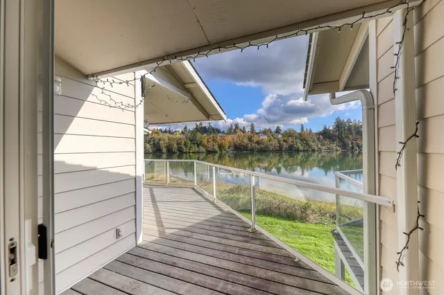 $2,060 | 19764 3rd Avenue Northeast, Unit D50, Poulsbo, WA 98370