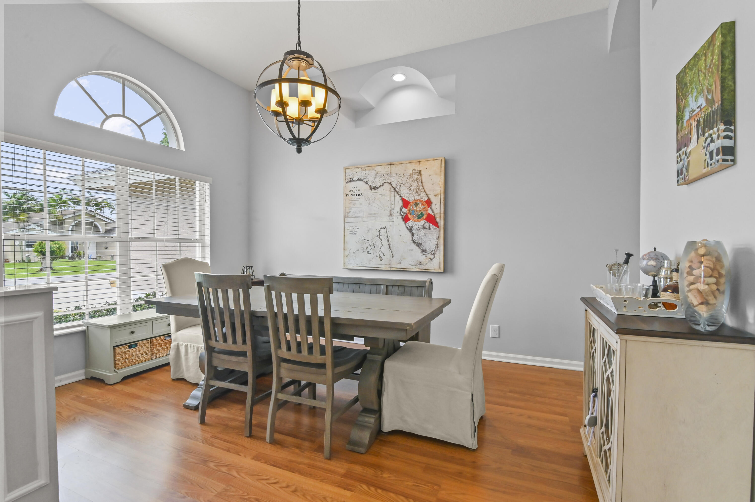 6319 Foster Street Jupiter, FL 33458 - Photo 7 of 24 09 Dining room 01