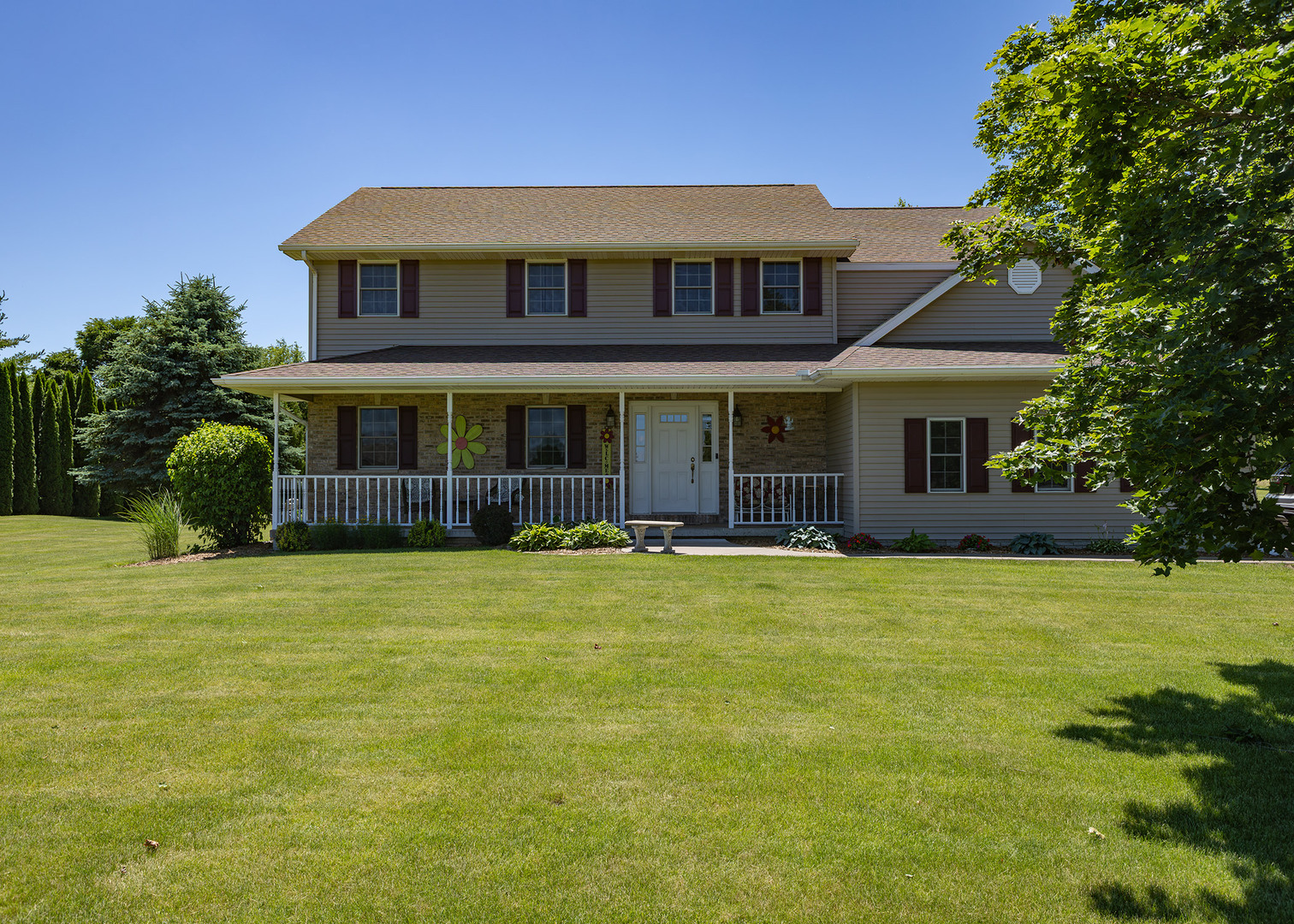 881 Pheasant Run Road Clinton, IA 52732 - Photo 1 of 29