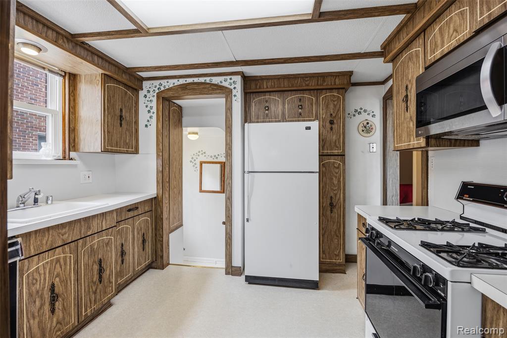 23636 Edward Street Dearborn, MI 48128 - Photo 16 of 39