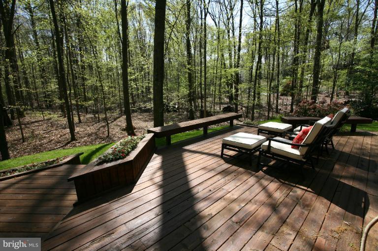 10927 Lawyers Road Reston, VA 20191 - Photo 12 of 30 a sitting area with chairs and wooden floor
