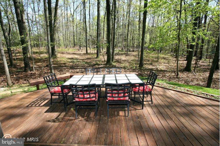 10927 Lawyers Road Reston, VA 20191 - Photo 17 of 30 an outdoor space with seating