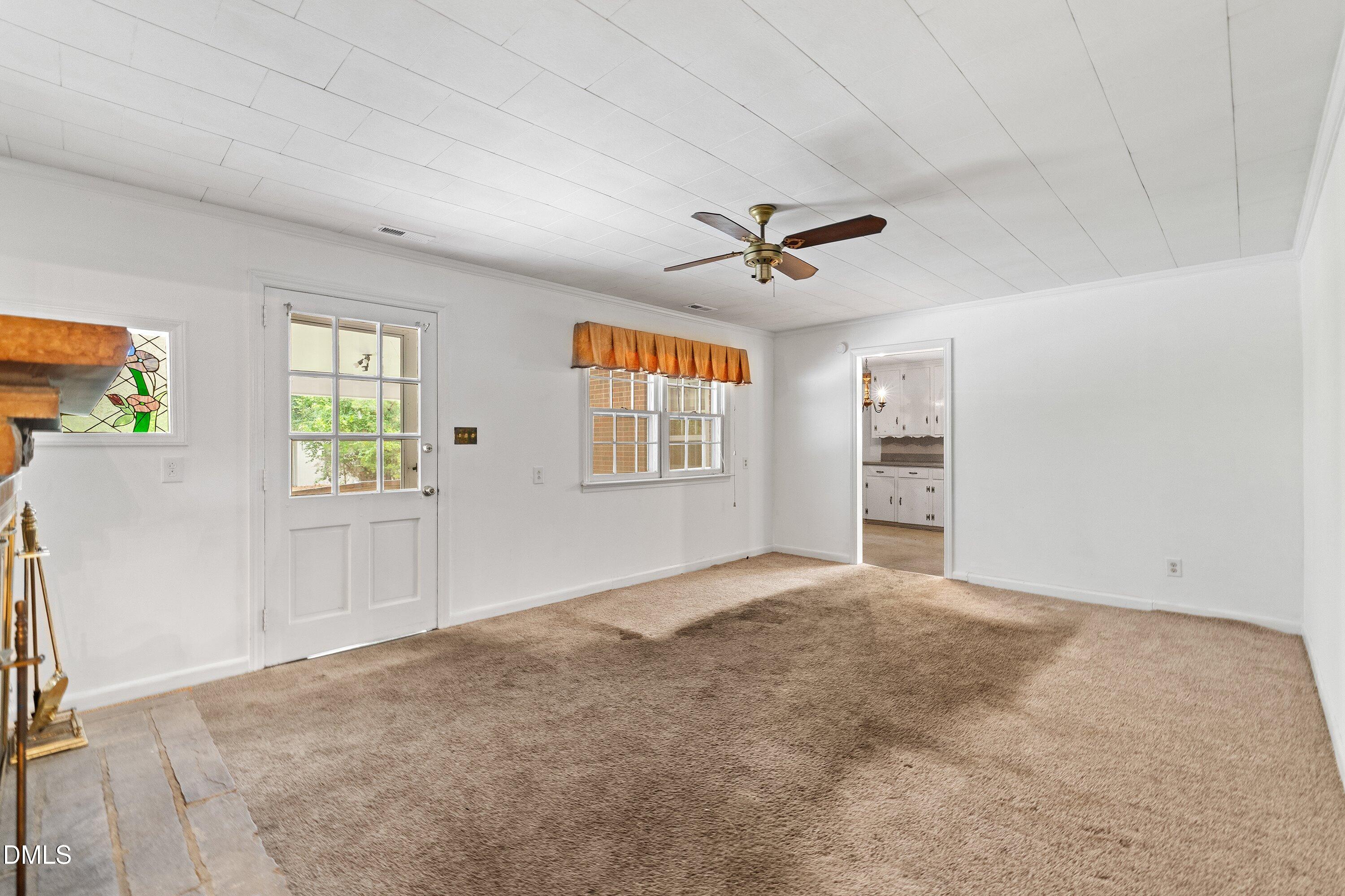 647 Mallard Road Smithfield, NC 27577 - Photo 7 of 33 Family Room