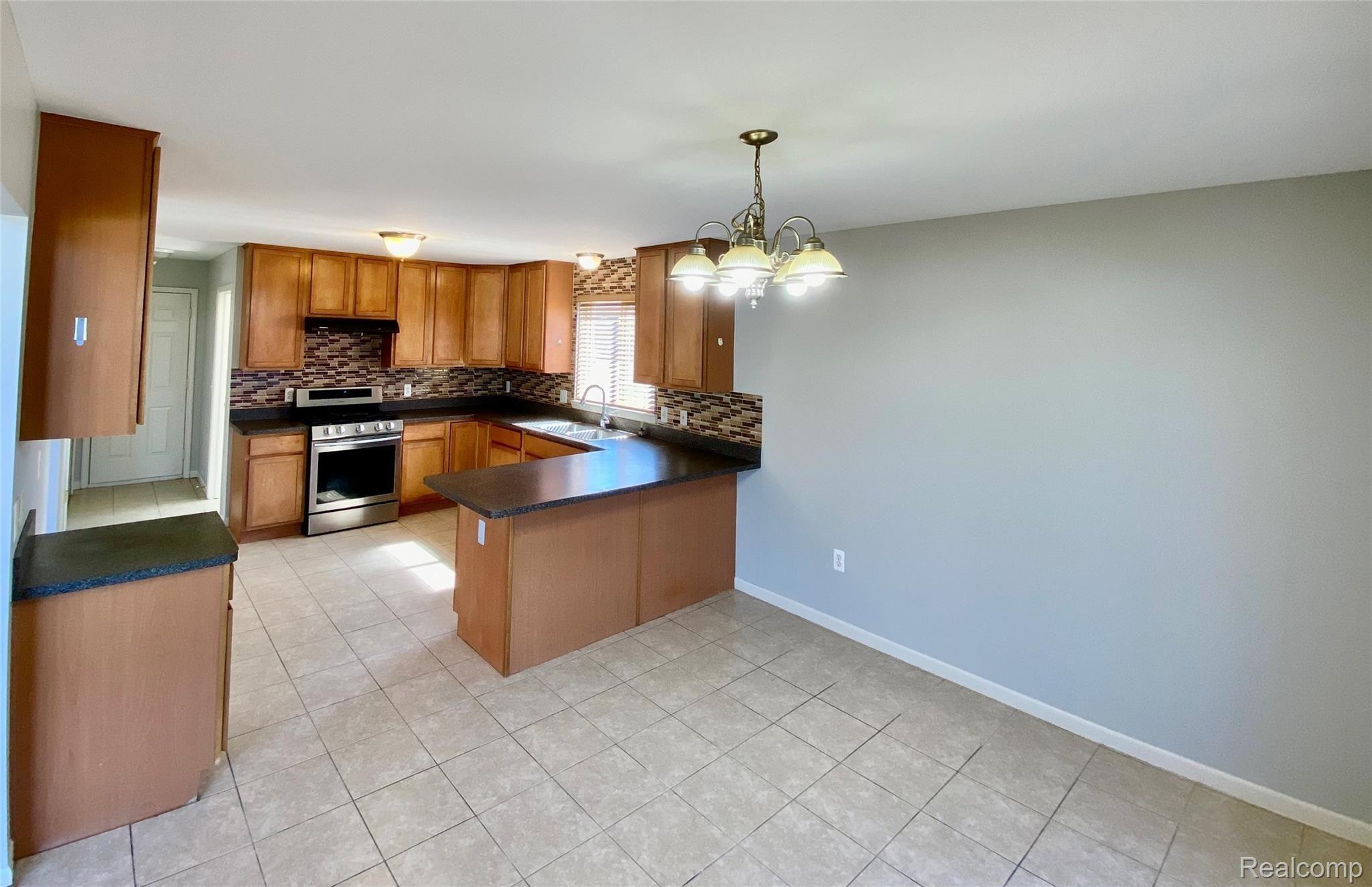 1703 Milverton Road Troy, MI 48083 - Photo 18 of 46 Kitchen