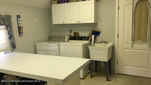 109 Salem Road Brick, NJ 08724 - Photo 18 of 35 Laundry with sink