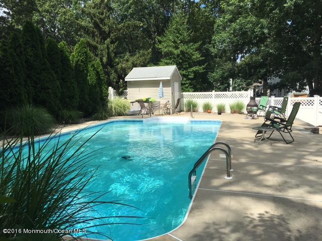 109 Salem Road Brick, NJ 08724 - Photo 4 of 35 Private oasis