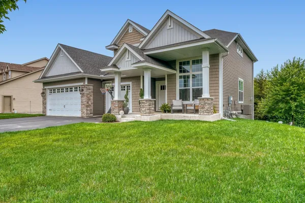 $895,900 | 2820 White Pine Way, Stillwater, MN 55082
