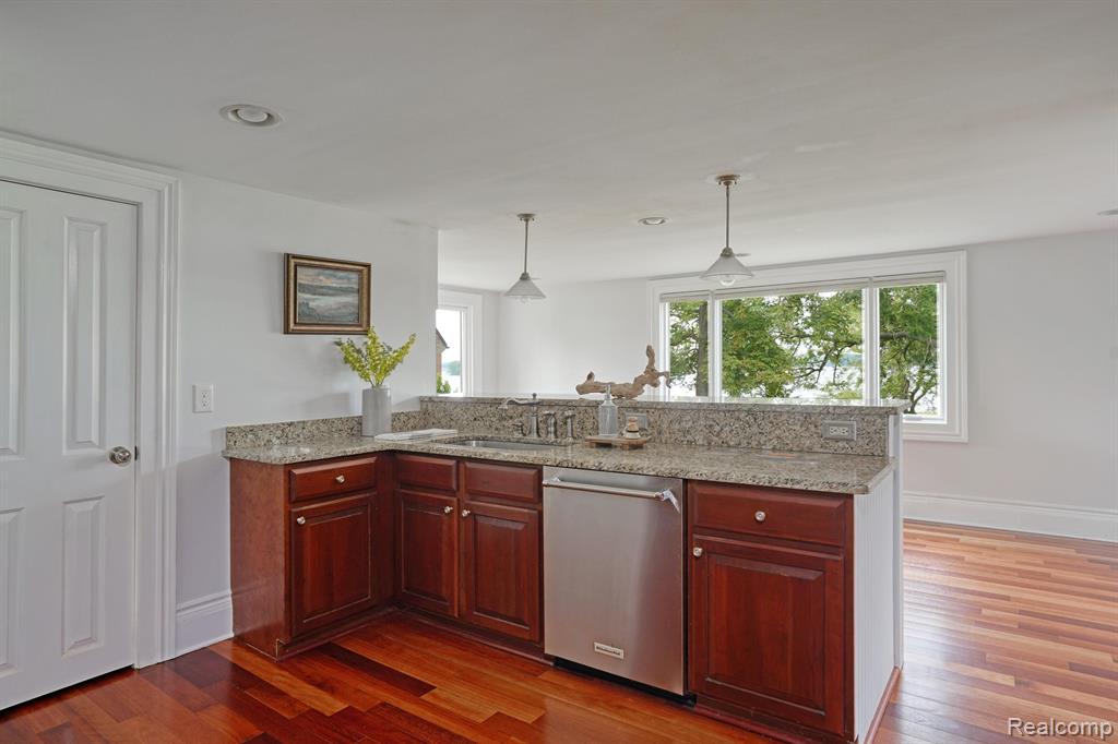 27740 Southpointe Road Grosse Ile, MI 48138 - Photo 10 of 24 Gallery Image 10