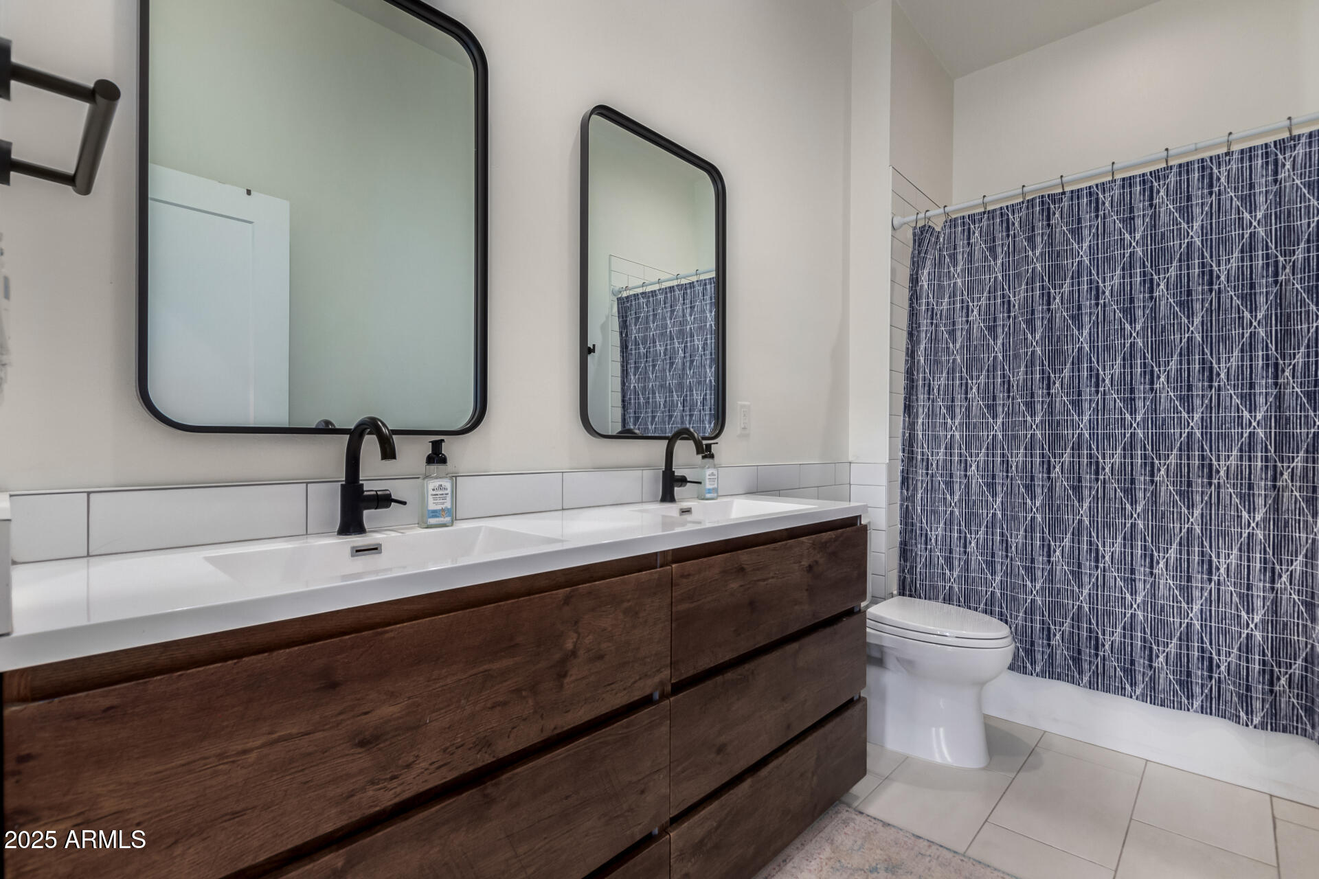 1809 East Mariola Way Phoenix, AZ 85086 - Photo 24 of 62 Primary Ensuite