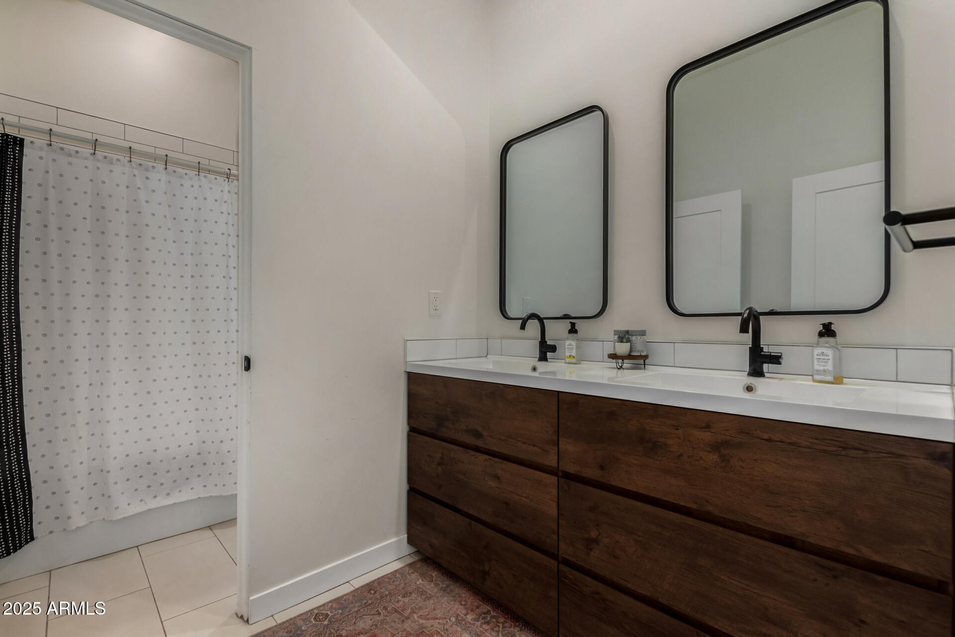 1809 East Mariola Way Phoenix, AZ 85086 - Photo 33 of 62 Bathroom 2