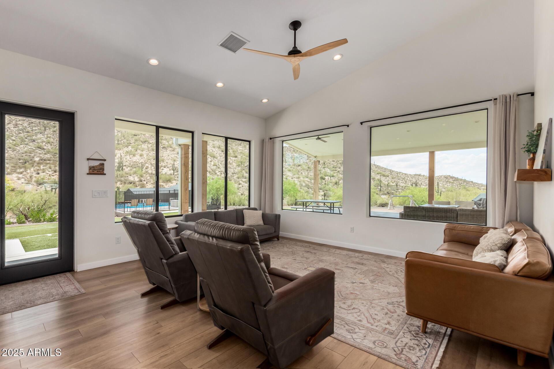 1809 East Mariola Way Phoenix, AZ 85086 - Photo 6 of 62 Living Room