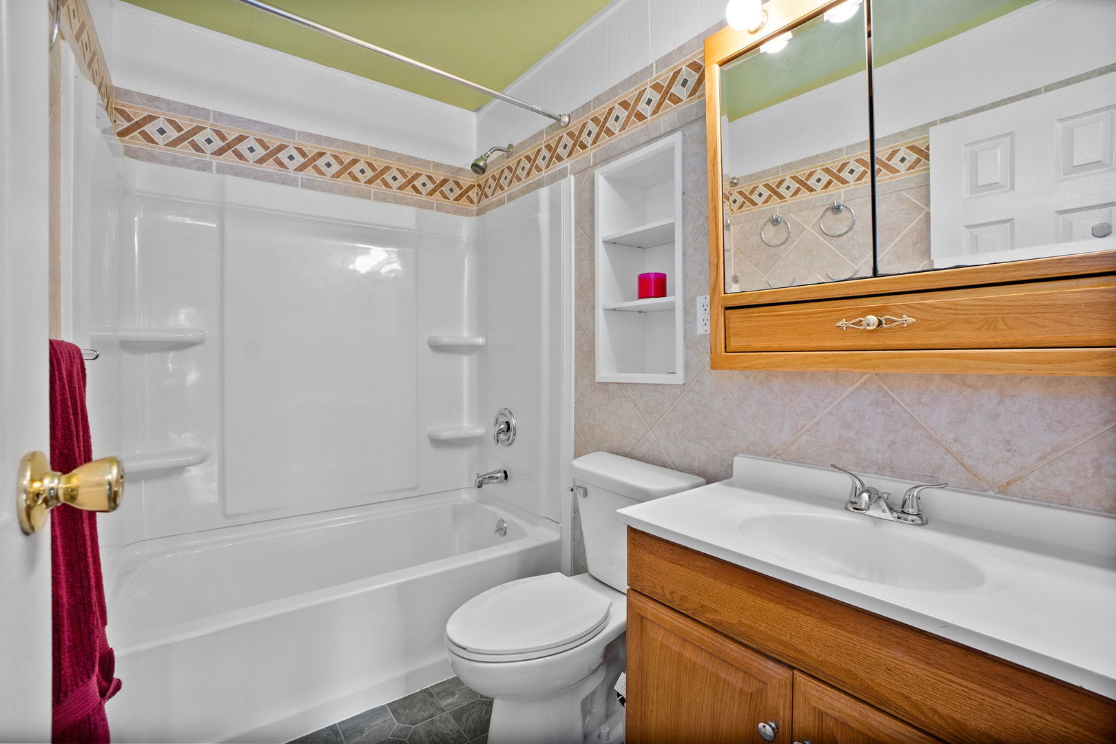 1275 Post Road Aurora, IL 60506 - Photo 12 of 30 a bathroom with a sink toilet and shower
