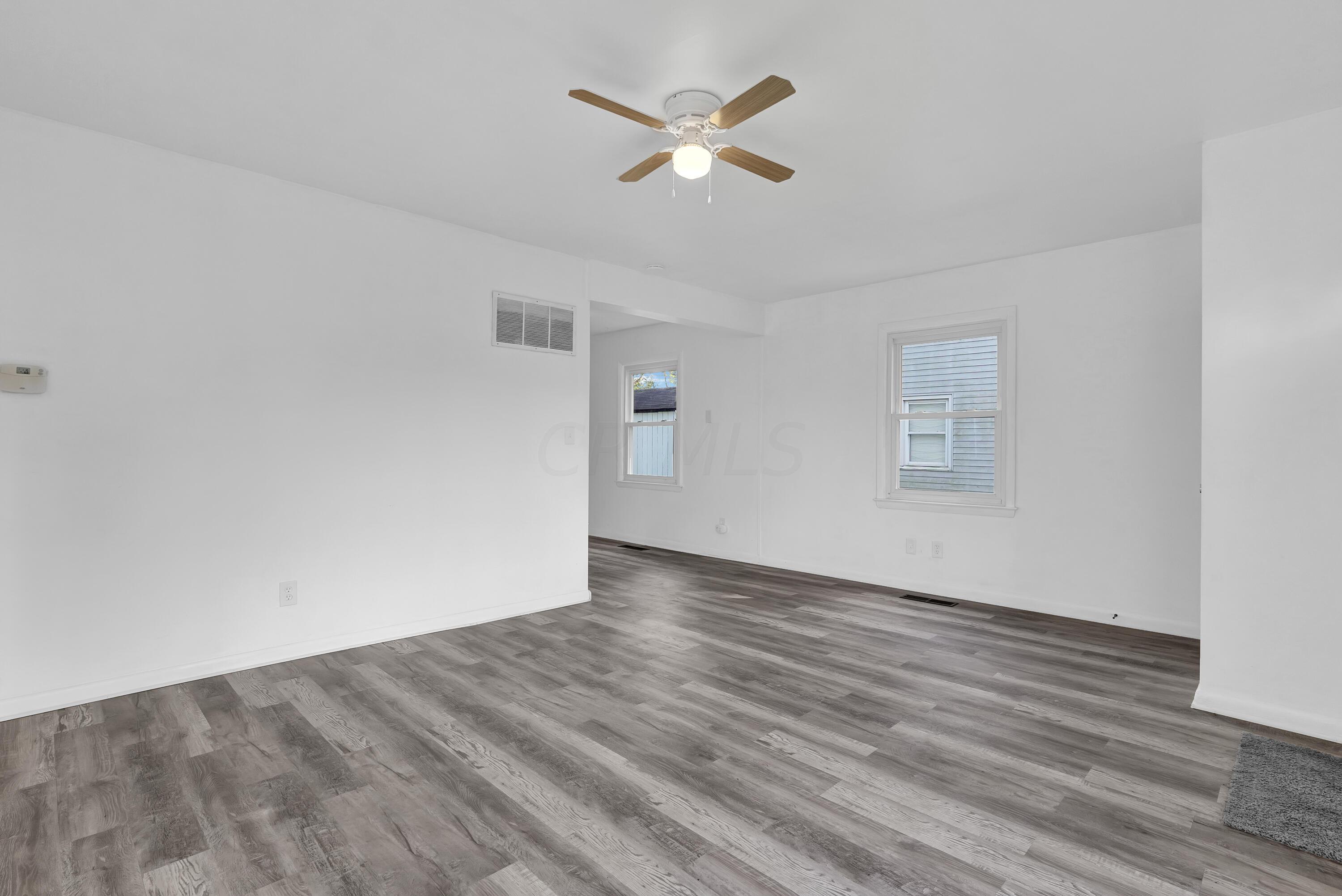 3760 Eisenhower Road Columbus, OH 43224 - Photo 6 of 18 DSC09552