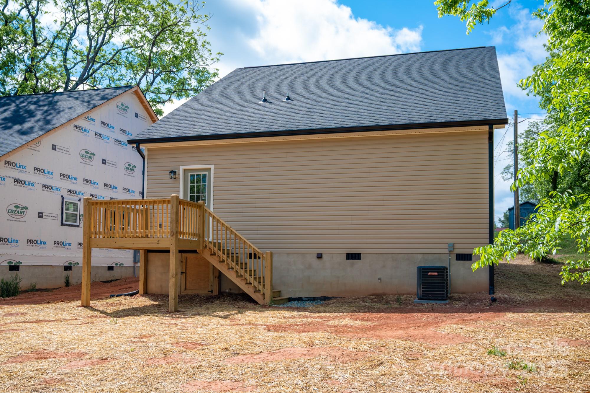 43 Robbins Circle Lexington, NC 27292 - Photo 27 of 28 a backyard of a house