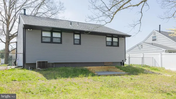 $300,000 | 26 Kohomo Avenue, Sicklerville, NJ 08081