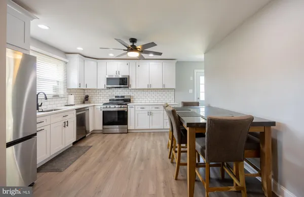 $300,000 | 26 Kohomo Avenue, Sicklerville, NJ 08081