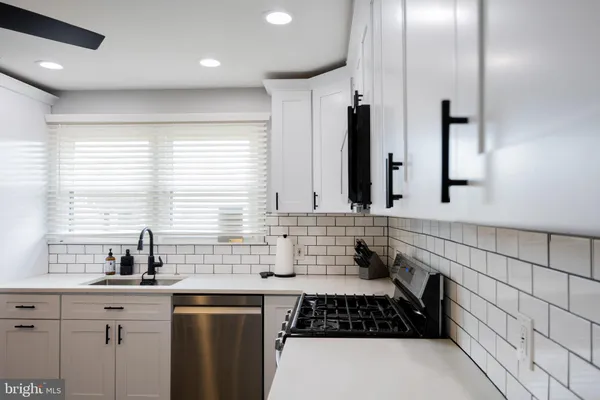 $300,000 | 26 Kohomo Avenue, Sicklerville, NJ 08081