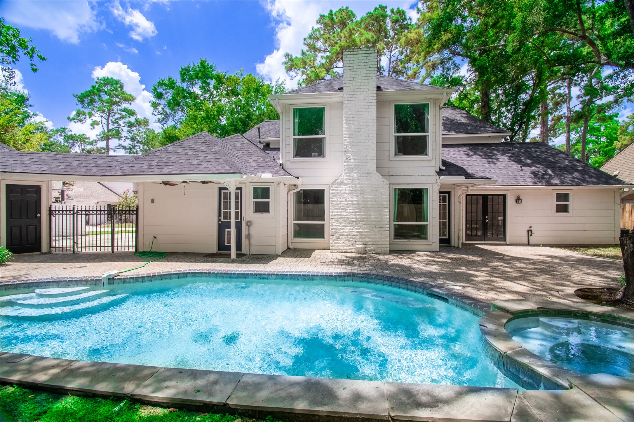 5607 Court Of York Houston, TX 77069 - Photo 3 of 45