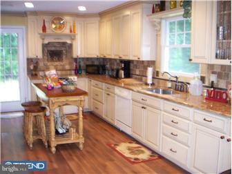135 Line Road Robbinsville, NJ 08691 - Photo 5 of 12 Gallery Image 5