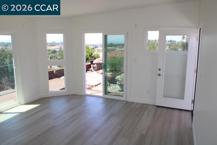 190 Iris Road Hercules, CA 94547 - Photo 37 of 42 Gallery Image 37