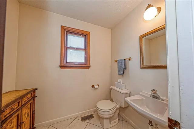 $245,000 | 182 Woodhaven Drive, Seven Fields, PA 16046