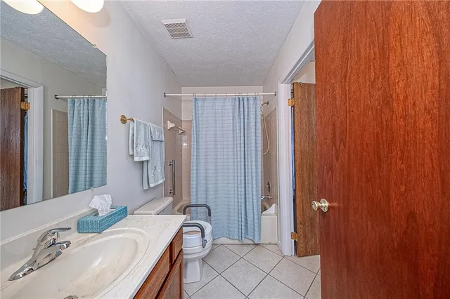 $245,000 | 182 Woodhaven Drive, Seven Fields, PA 16046