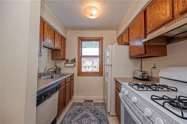 $245,000 | 182 Woodhaven Drive, Seven Fields, PA 16046