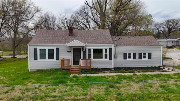 $220,000 | 160 North Poe Street, Claycomo, MO 64119