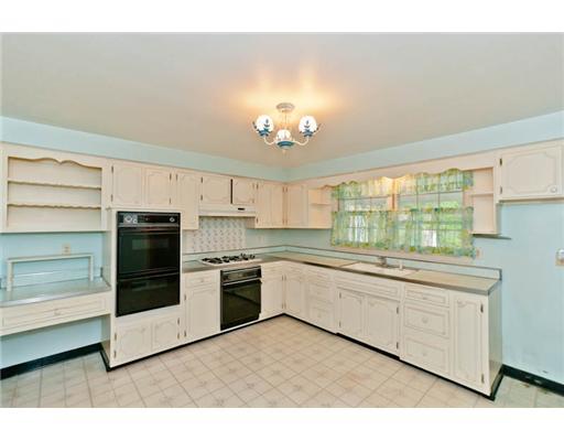 431 McKinney Road Wexford, PA 15090 - Photo 8 of 18 Kitchen.