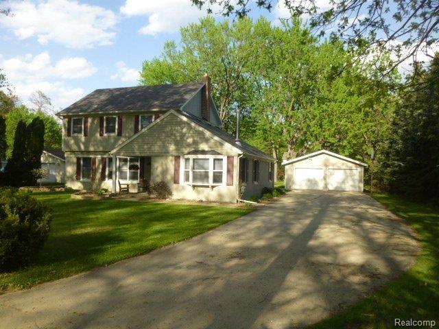 3485 York Road Rochester, MI 48309 - Photo 6 of 21 5 Bedroom Colonial! Half Acre Lo