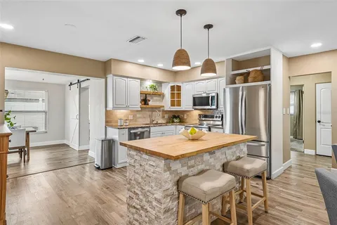 $509,000 | 9725 48th Place North, St. Petersburg, FL 33708