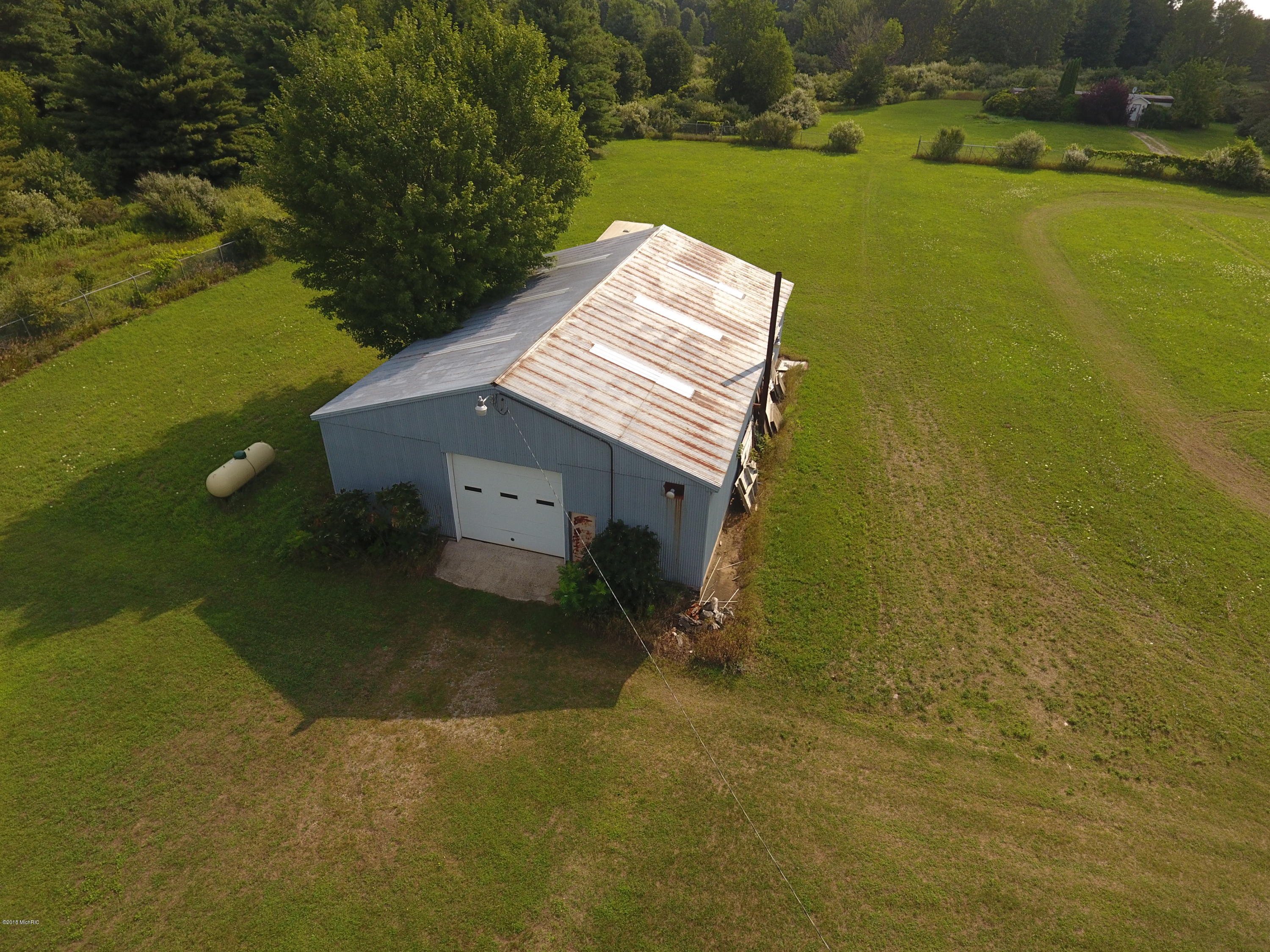 7100 Sheridan Road Edmore, MI 48829 - Photo 7 of 8 DJI_0955