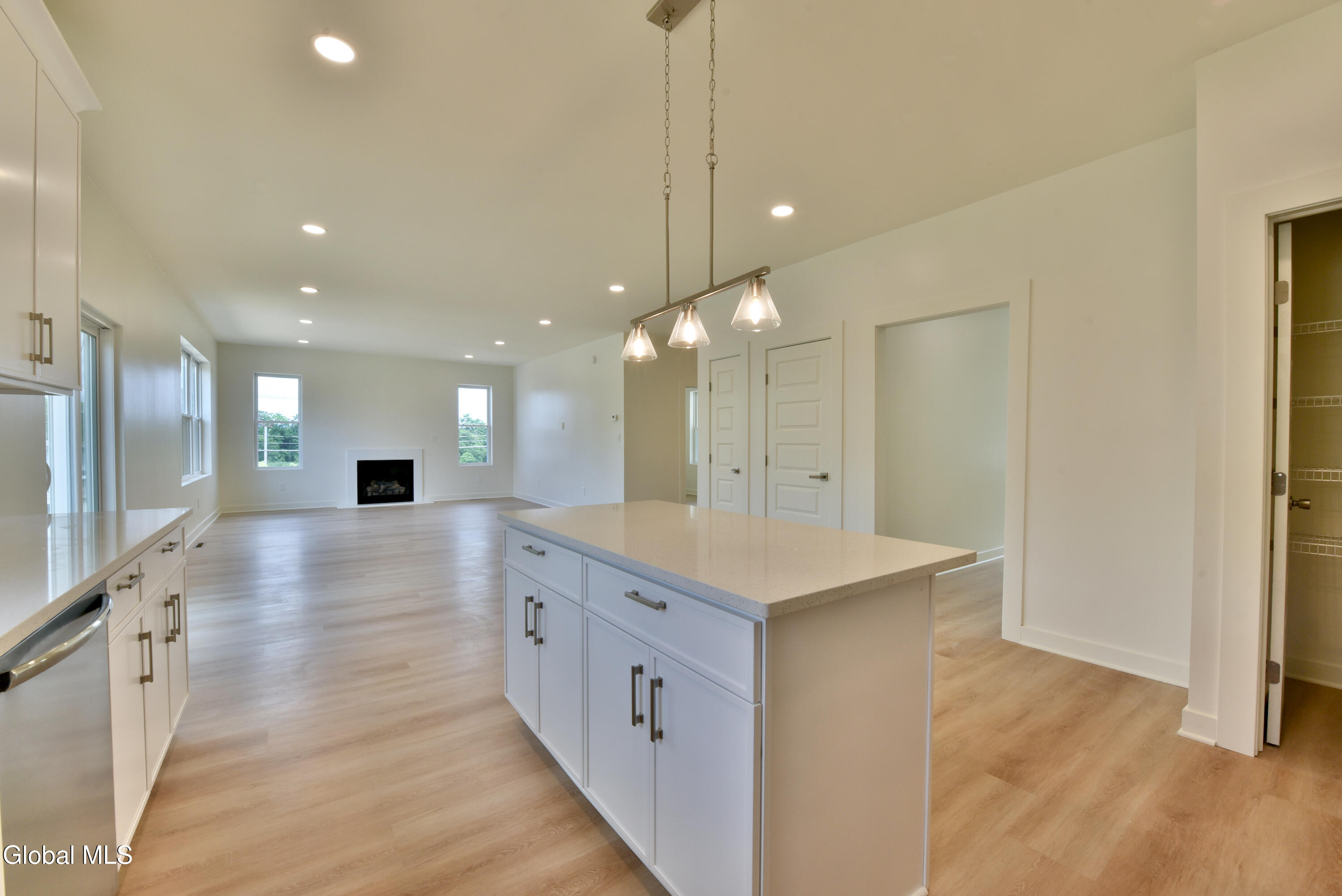 802 South Ravine Road Niskayuna, NY 12309 - Photo 21 of 60 17