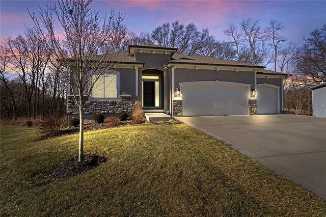 $560,000 | 6615 Northwest 107 Street, Kansas City, MO 64154