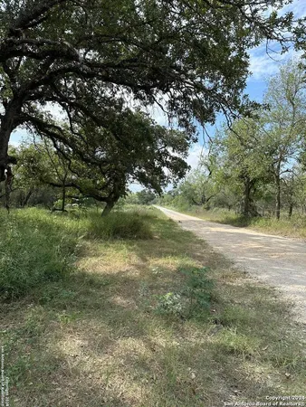 $280,000 | 20594 South State Highway 16, Von Ormy, TX 78264