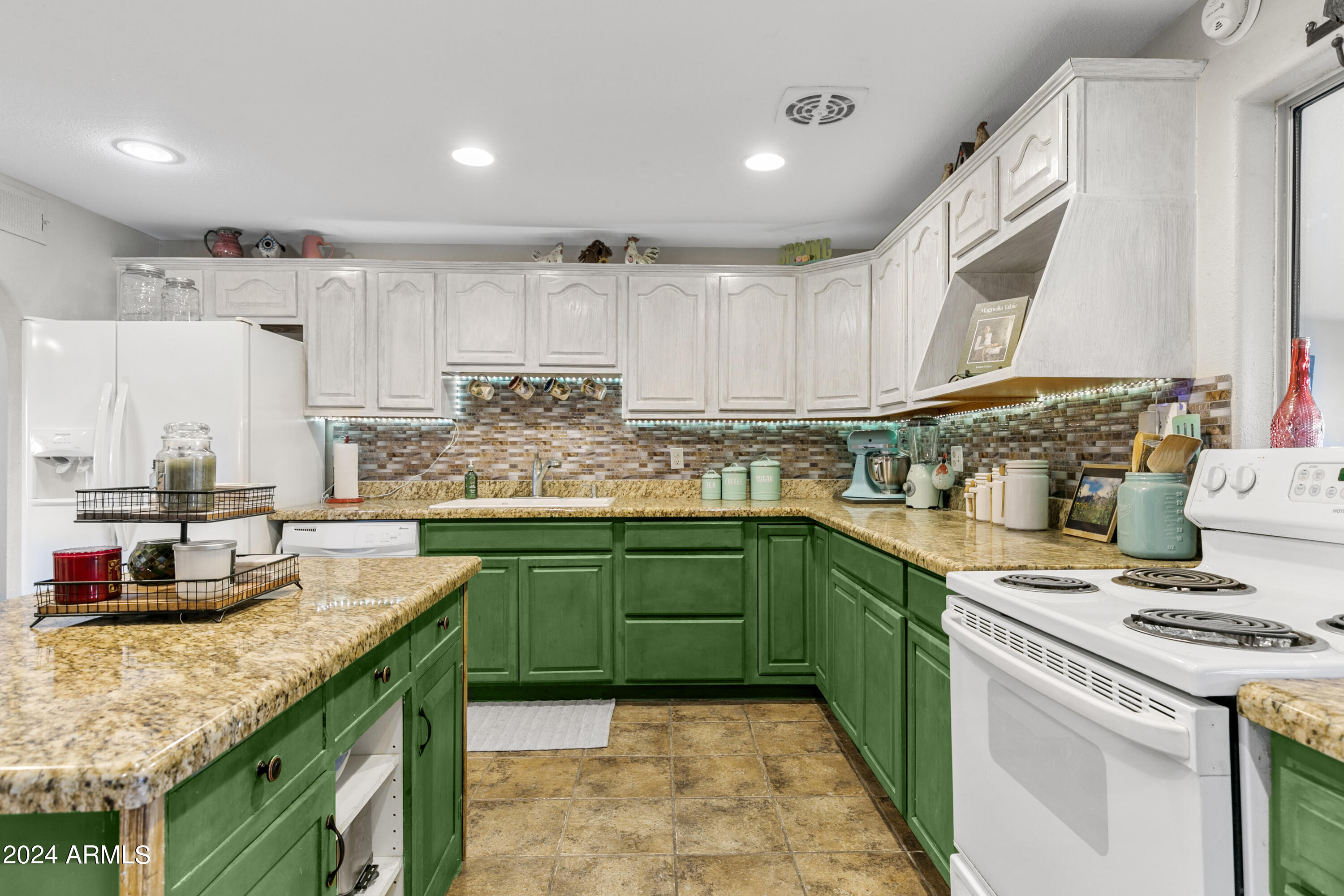 14451 North 41st Street Phoenix, AZ 85032 - Photo 11 of 48 12 - Kitchen