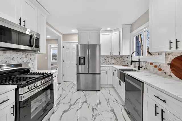 $799,000 | 94 Jervis Road, Yonkers, NY 10705