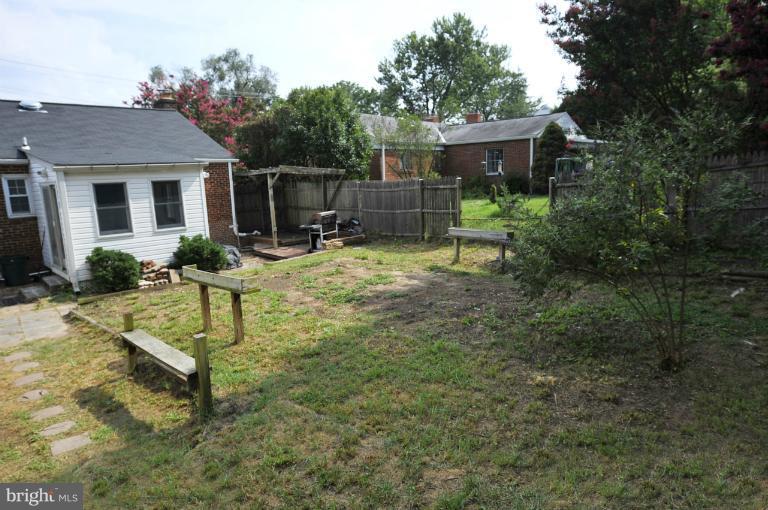405 Kerwin Road Silver Spring, MD 20901 - Photo 14 of 29 Exterior (Rear)