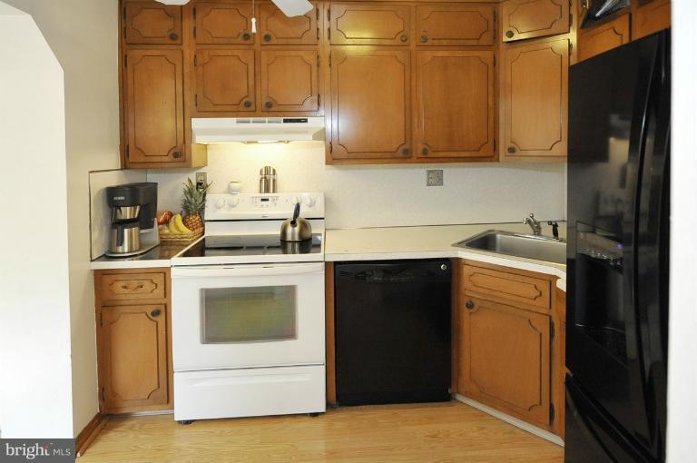 405 Kerwin Road Silver Spring, MD 20901 - Photo 15 of 29 Kitchen